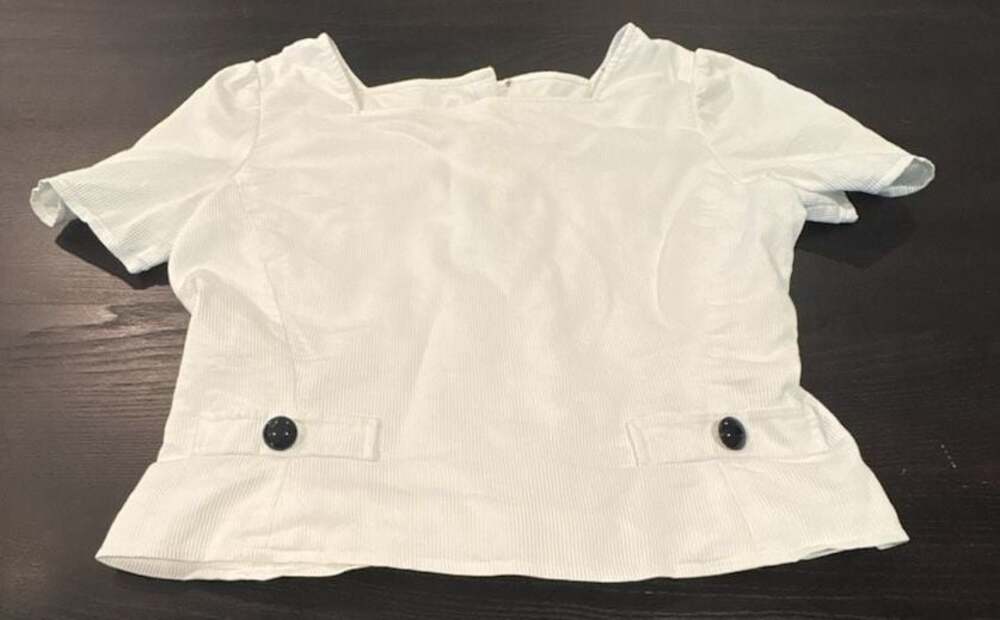 Oscar de la Renta White Corduroy Short Sleeve Button back Top vintage size 10 (r